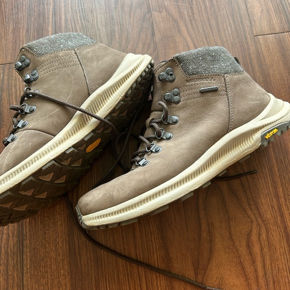 Merrell waterproof hiking boots - Picture 3 of 4